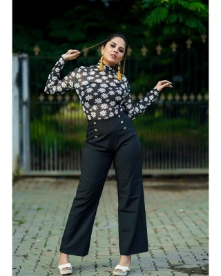 Anasuya Bharadwaj Photos - 7 of 13