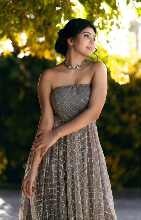 Athulya Ravi Photos - 3 / 4 photos