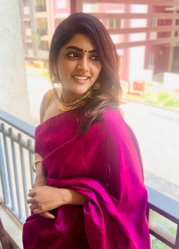 Eesha Rebba Photos - 4 / 4 photos
