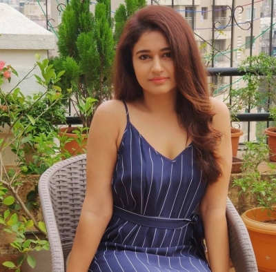 Poonam Bajwa Photos - 6 of 7