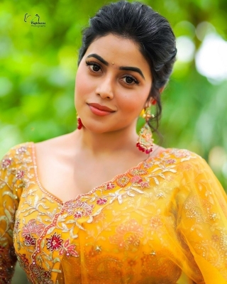 Poorna New Pics - 3 of 9