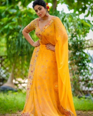 Poorna New Pics - 4 of 9
