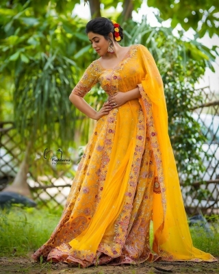 Poorna New Pics - 7 of 9