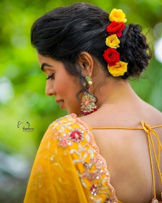 Poorna New Pics - 8 of 9