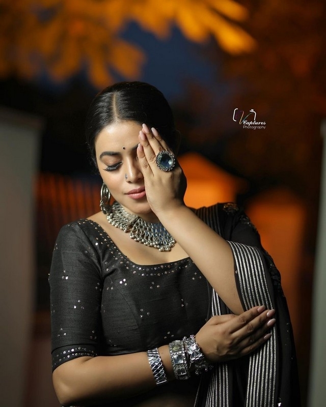 Poorna Photos - 11 / 15 photos