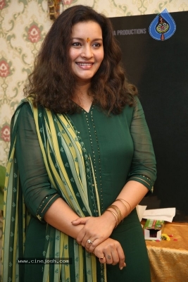 Renu Desai Photos - 2 of 16