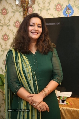 Renu Desai Photos - 8 of 16