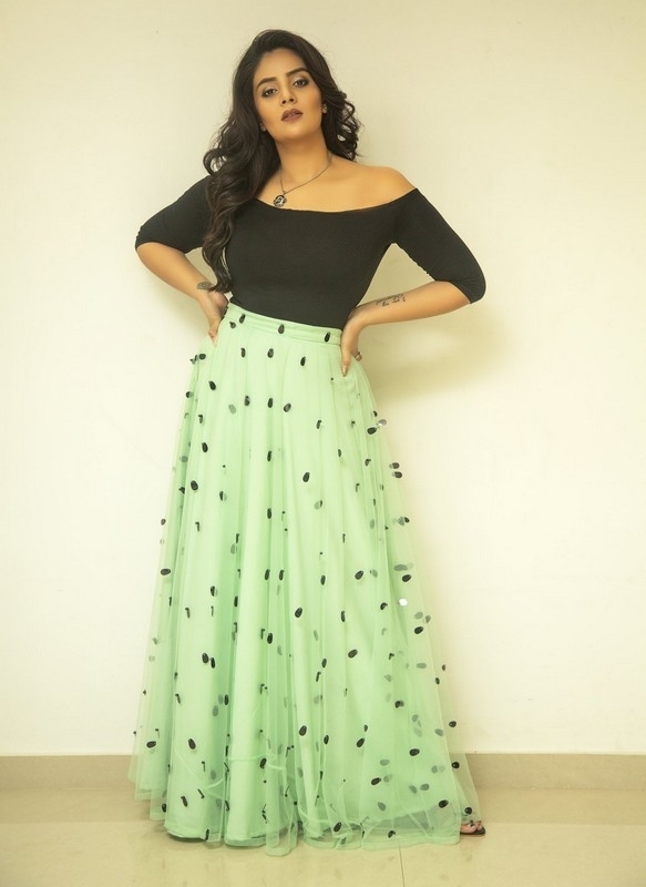 Sreemukhi Photos - 1 / 6 photos