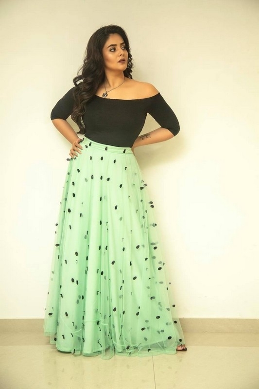 Sreemukhi Photos - 5 / 6 photos