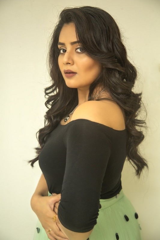 Sreemukhi Photos - 6 / 6 photos