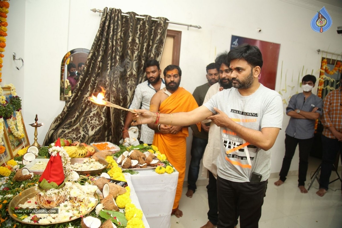 Mera Naam Joker Movie Opening - 2 / 11 photos