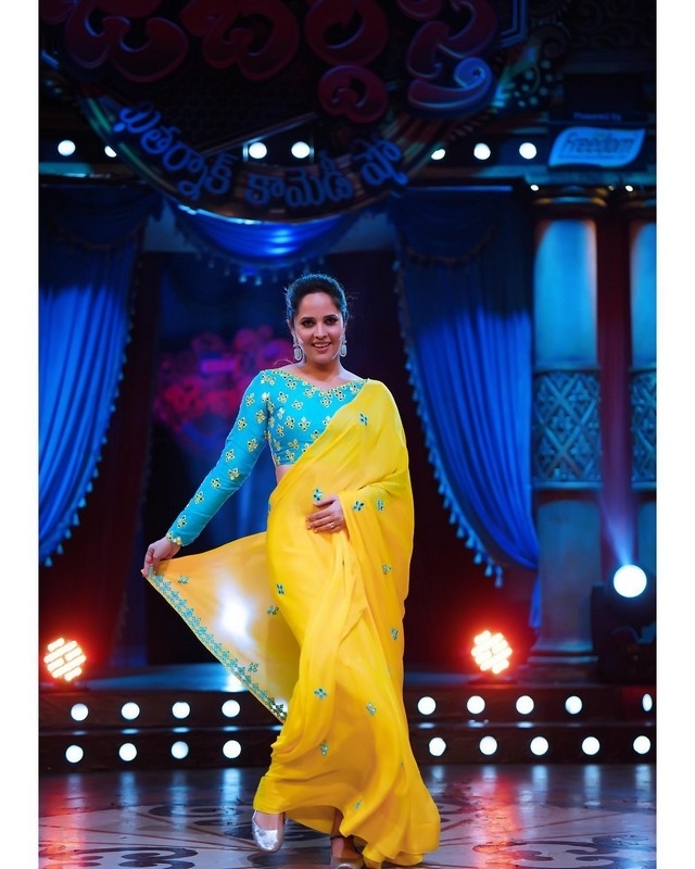 Anasuya Bharadwaj Photos - 12 / 12 photos