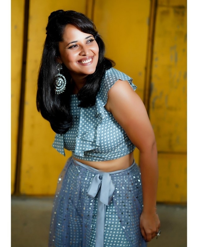 Anasuya Bharadwaj Photos - 1 / 7 photos