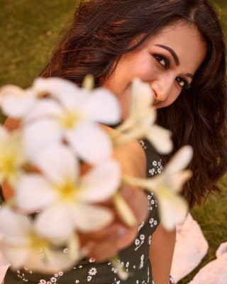 Catherine Tresa Alexander Photos - 2 of 3