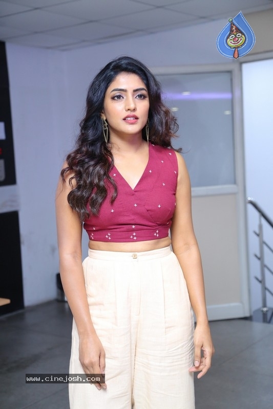 Eesha Rebba Photos - 2 / 13 photos