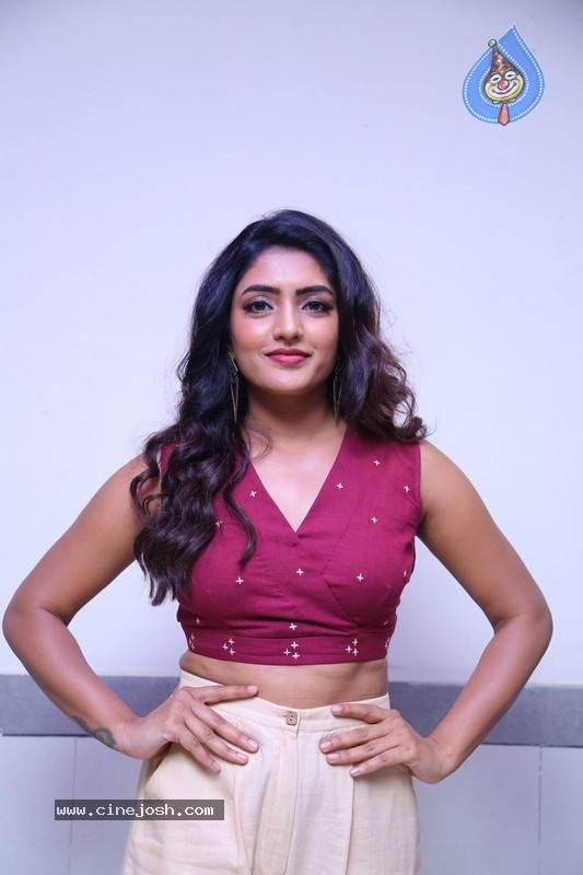 Eesha Rebba Photos - 3 / 13 photos