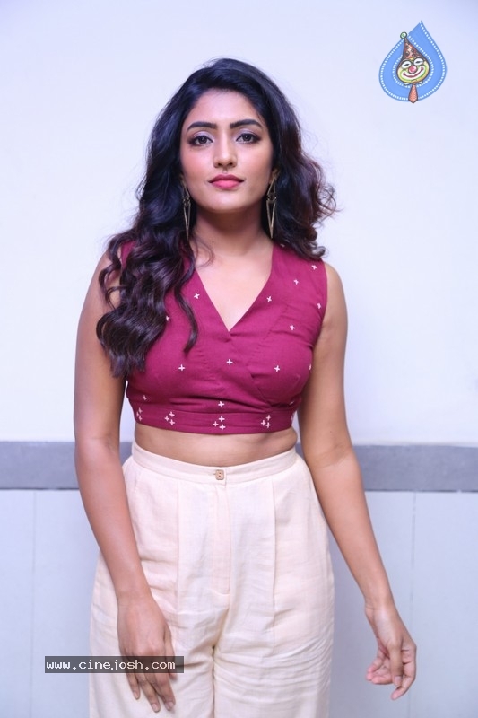 Eesha Rebba Photos - 4 / 13 photos