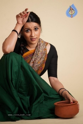 Mannara Chopra Photo Shoot - 3 of 9