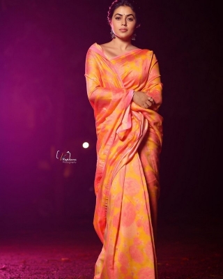 Poorna New Photos - 6 of 8