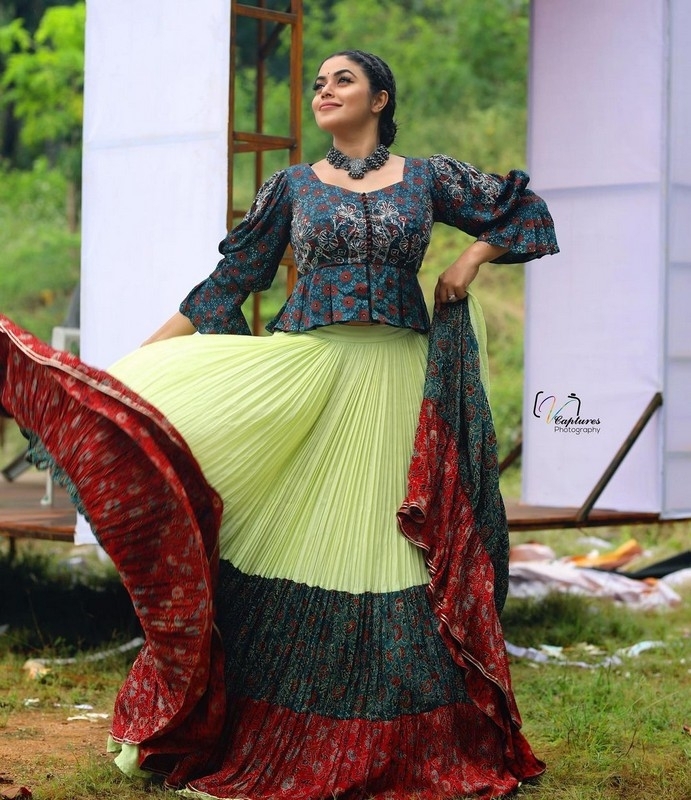 Poorna New Photos - 3 / 10 photos