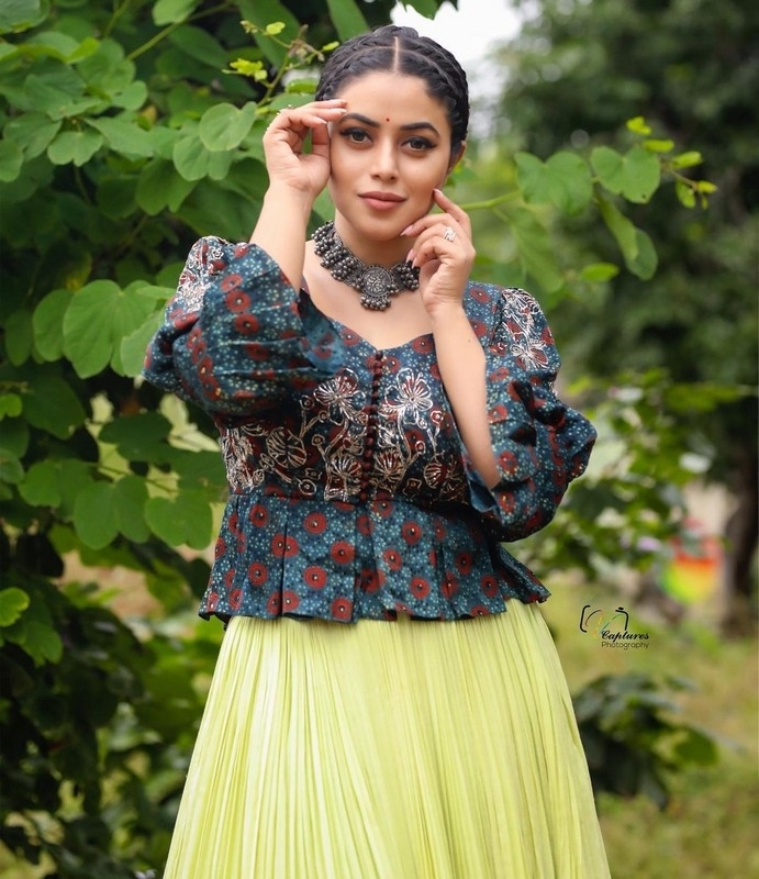 Poorna New Photos - 4 / 10 photos