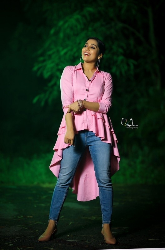 Rashmi Gautam Pics - 7 / 7 photos