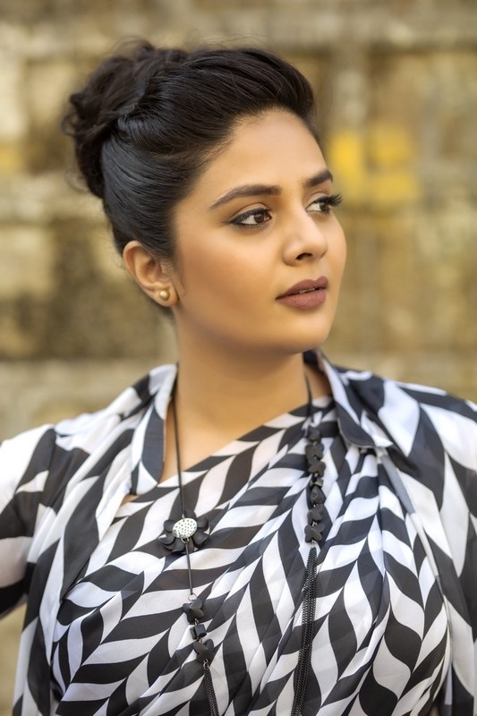 Sreemukhi Photos - 6 / 8 photos