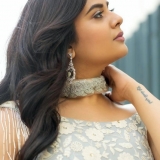 Sreemukhi Photos