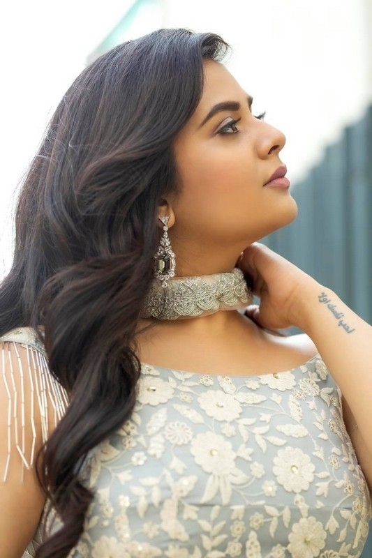 Sreemukhi Photos - 1 / 7 photos