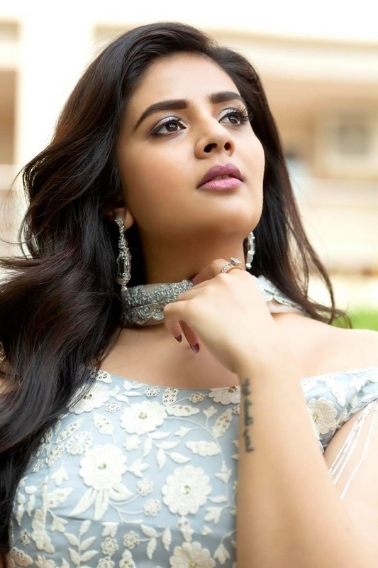 Sreemukhi Photos - 6 / 7 photos