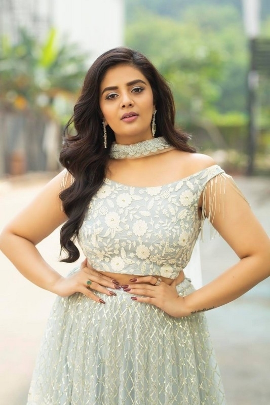 Sreemukhi Photos - 7 / 7 photos