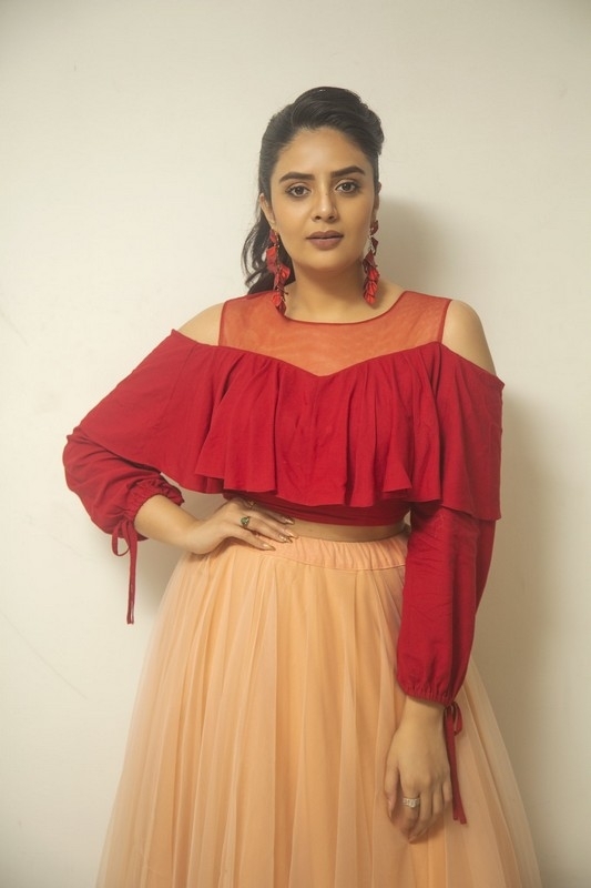 Sreemukhi Photos - 2 / 6 photos