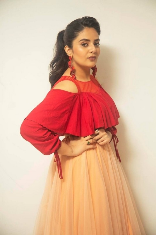 Sreemukhi Photos - 3 / 6 photos