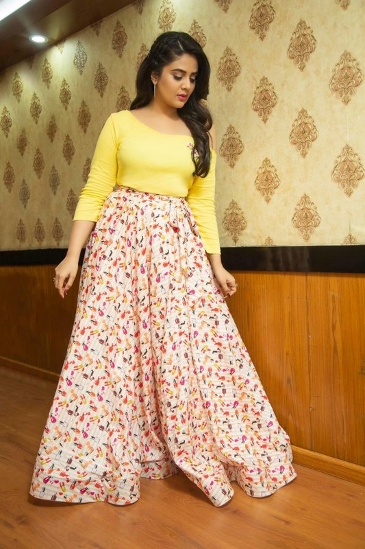 Sreemukhi Photos - 8 / 8 photos