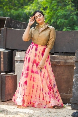 Sreemukhi Photos - 4 of 15