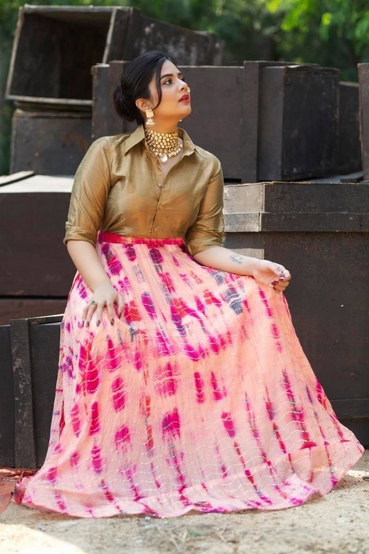 Sreemukhi Photos - 1 / 15 photos