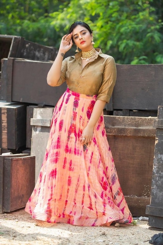 Sreemukhi Photos - 4 / 15 photos