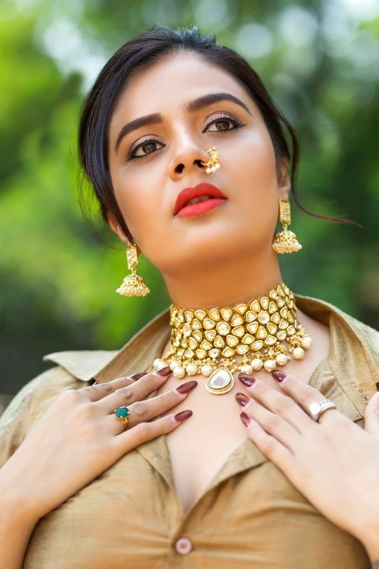 Sreemukhi Photos - 10 / 15 photos