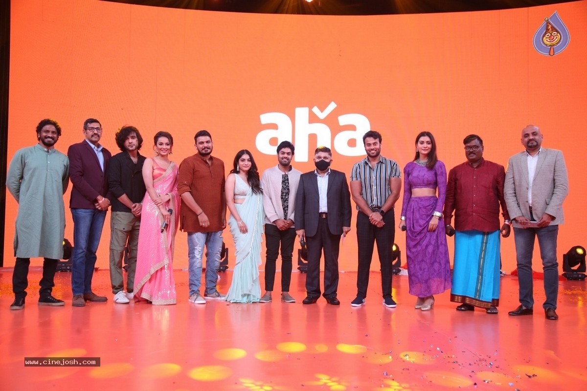 Aha Event An Evening with A Galaxy of Stars Photos - 17 / 42 photos