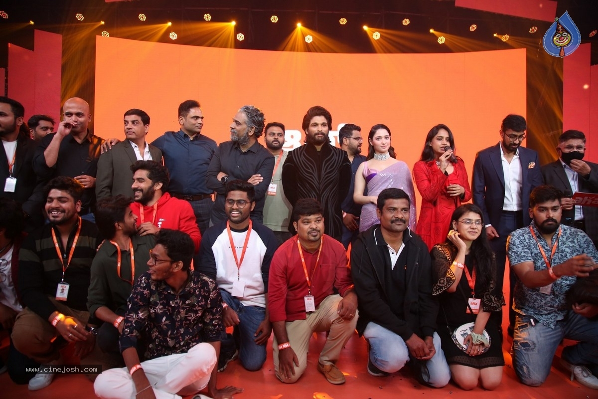 Aha Event An Evening with A Galaxy of Stars Photos - 27 / 42 photos