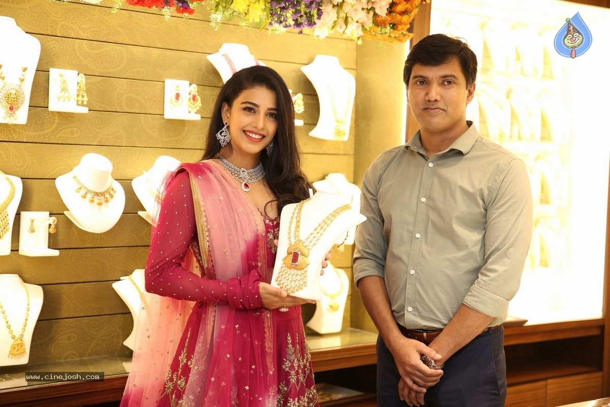Artistry Show at Malabar Gold and Diamonds - 18 / 21 photos