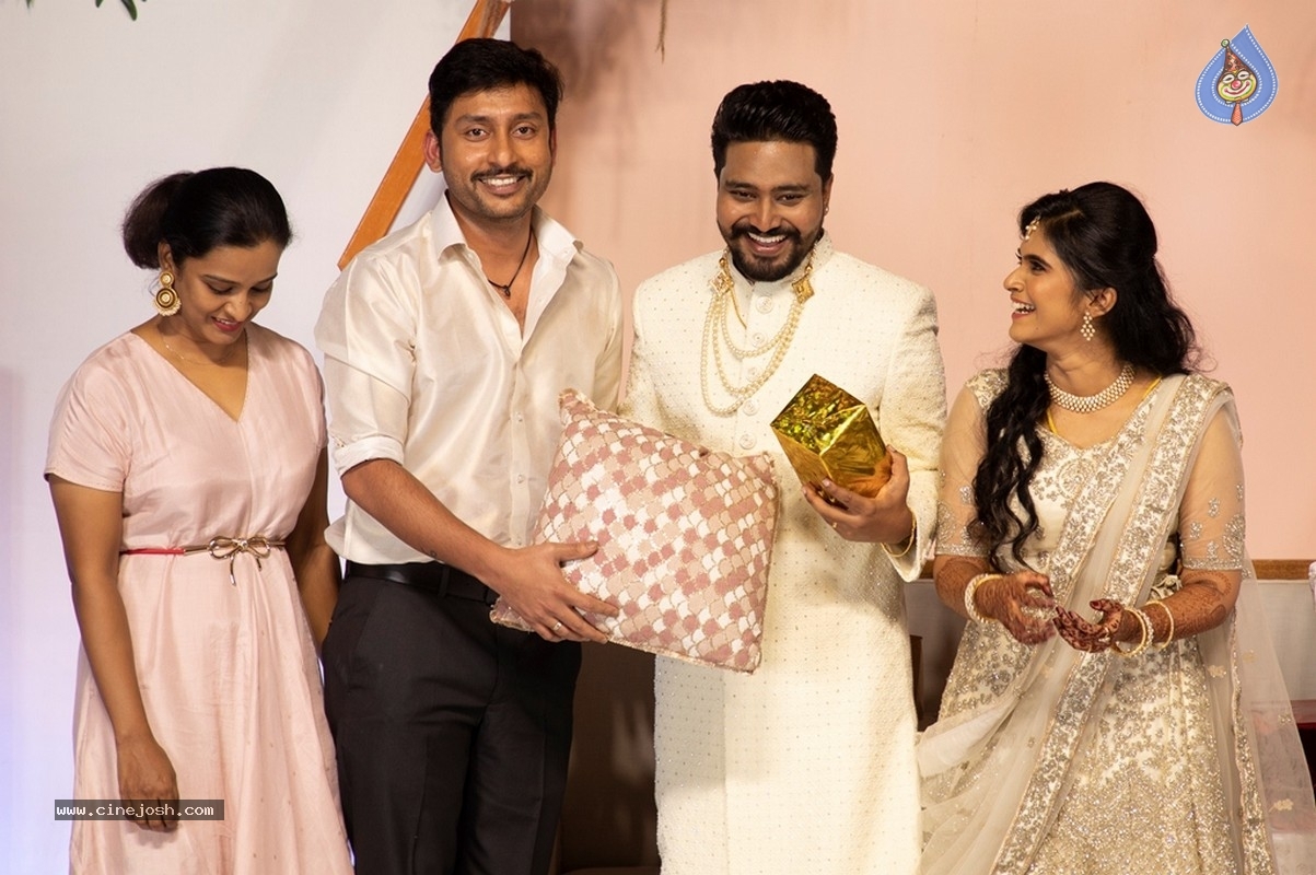 Editor Selva RK Wedding Reception Photos - 3 / 9 photos