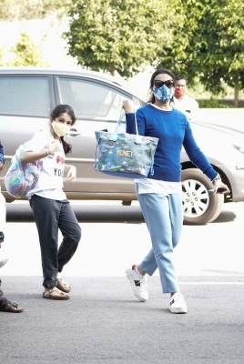 Mahesh Babu Family at Hyderabad Airport - 5 of 5