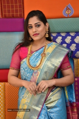 Mannara Chopra Launches Sri Krishna Silks Wedding Collection - 16 of 21