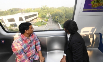 Pawan Kalyan Travels in Hyderabad Metro For Vakeel Saab Shoot - 12 of 12