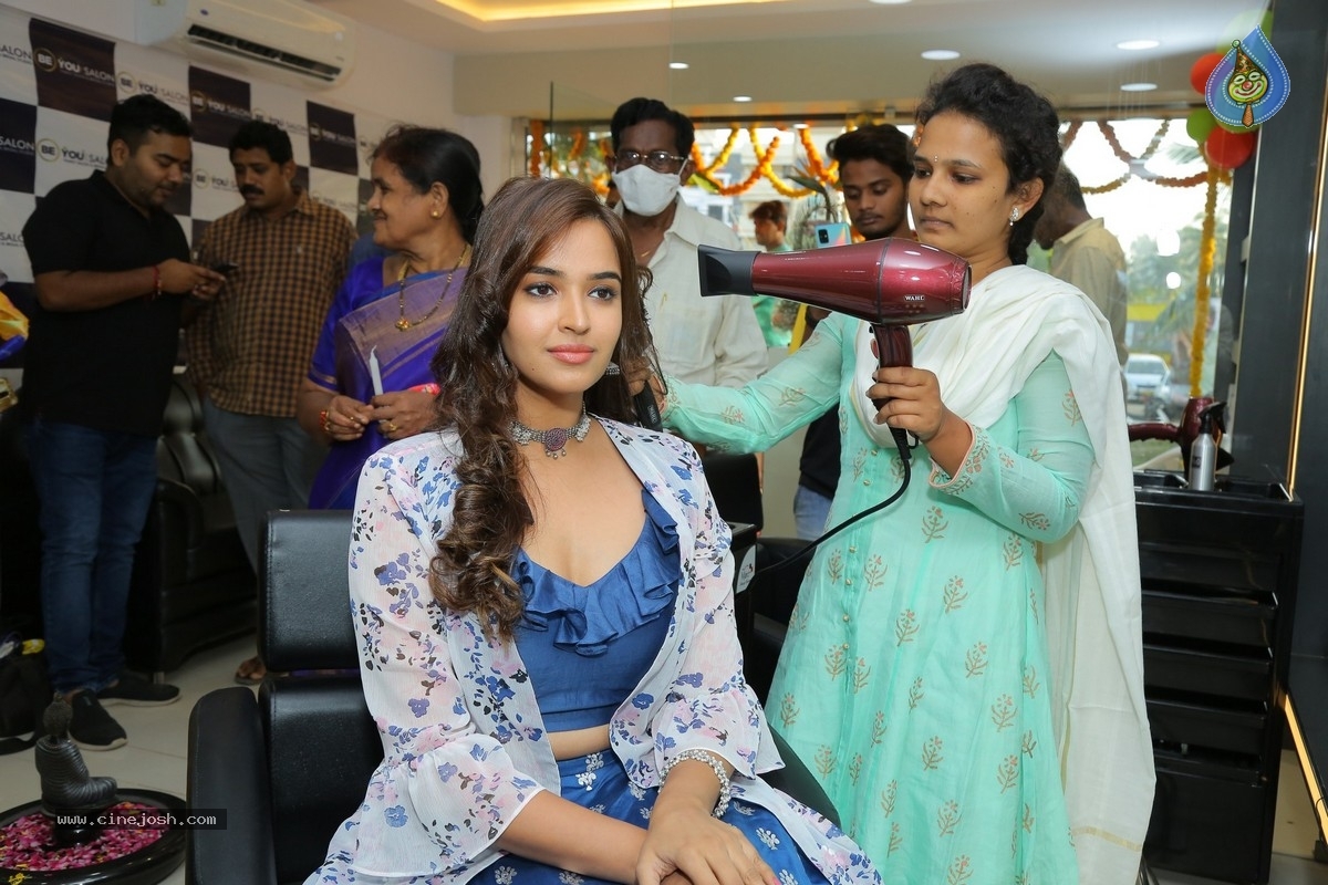Pujitha Ponnada Inaugurates BeYou Salon - 2 / 18 photos