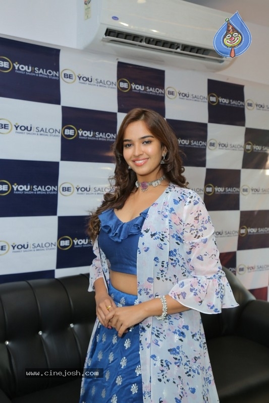 Pujitha Ponnada Inaugurates BeYou Salon - 5 / 18 photos