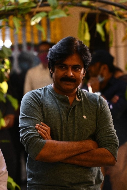 Pawan Kalyan Latest Look - 3 / 4 photos
