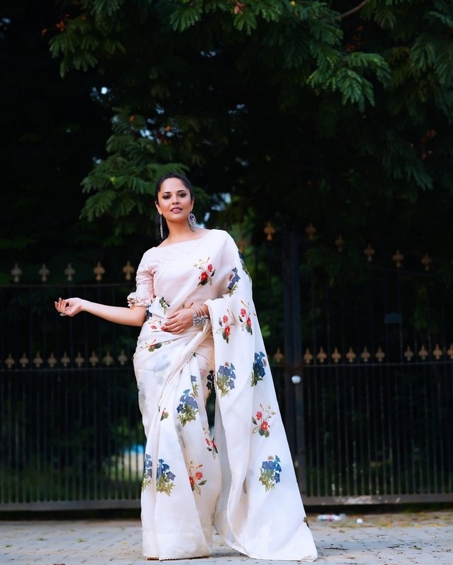 Anasuya Bharadwaj Photos - 4 / 13 photos