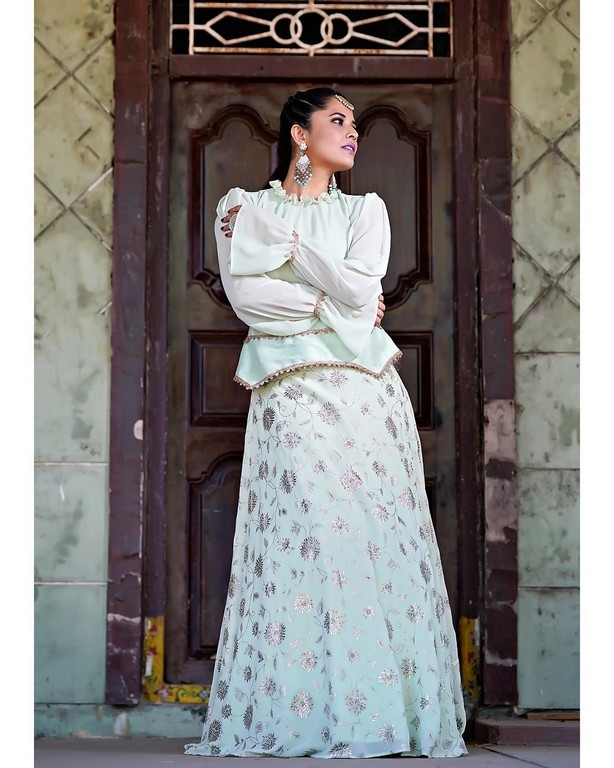 Anasuya Bharadwaj Photos - 2 / 12 photos